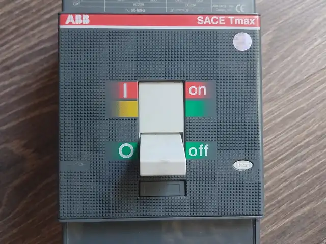 Автоматический выключатель ABB SACE Tmax T4, Душанбе