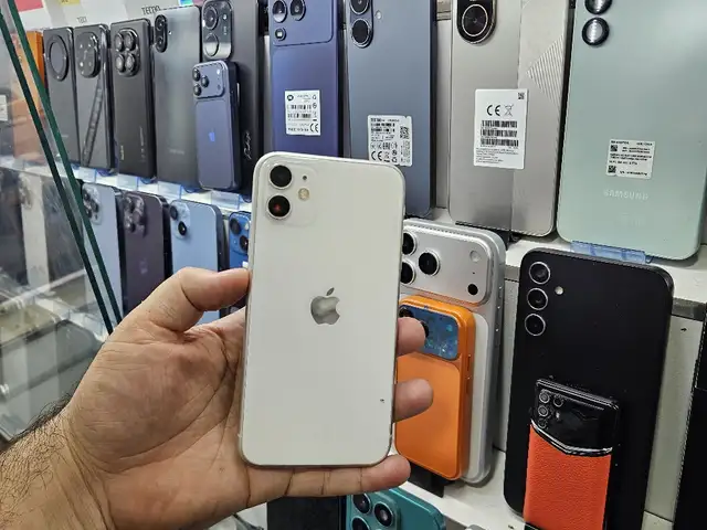 Apple iPhone 11, 64 gb, White, Бохтар (Курғон-Теппа)