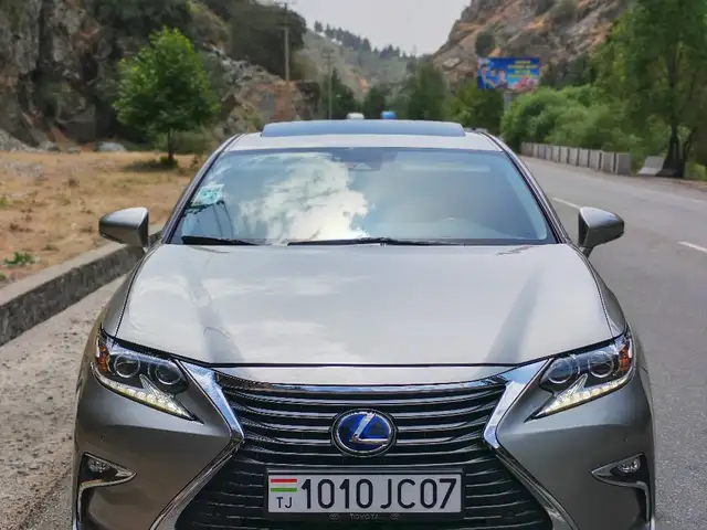 Lexus ES series