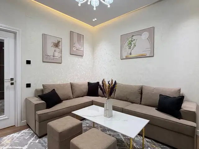4-комн. квартира, 4 этаж, 76 м², 8мкр, Худжанд - 8