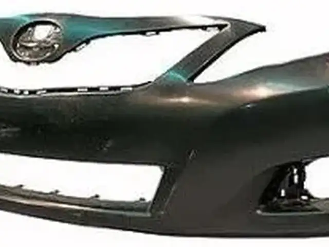 Бампер передний на Toyota Camry, Душанбе