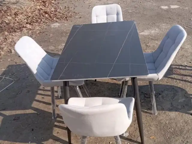 Стол с стульями, Душанбе
