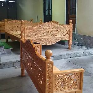 Тапчан со скамейкой, Худжанд