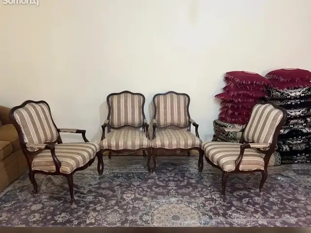 Стулья, Душанбе