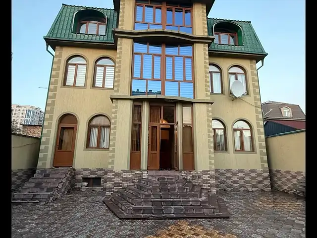 3-этажный, 5 комнатный дом, 380 м², Сомони, Душанбе