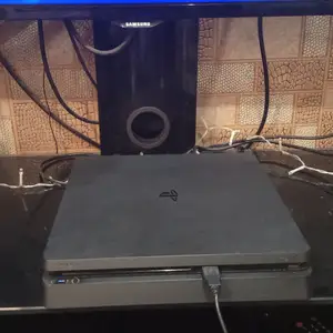 Игровая приставка Sony PlayStation 4 slim, Душанбе