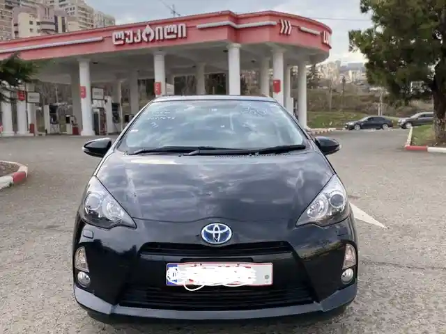 шишахои aqua стекло на toyota aqua, Душанбе