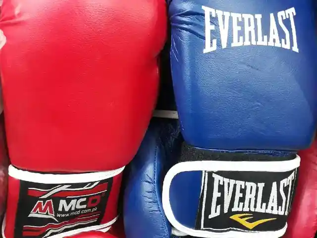 Перчатки боксерские Everlast, Душанбе