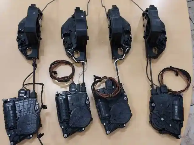 Доводчик двери BMW, Худжанд