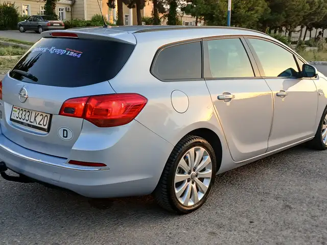 Opel Astra J