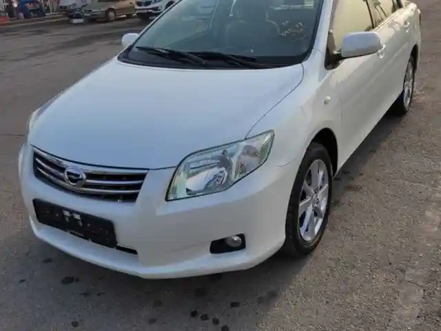 Лобовое стекло на Toyota Axio, Душанбе