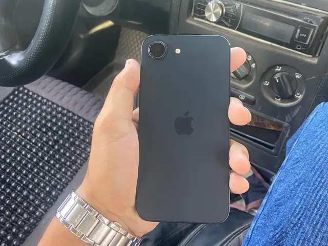 Apple iPhone 16e, 128 gb, Душанбе