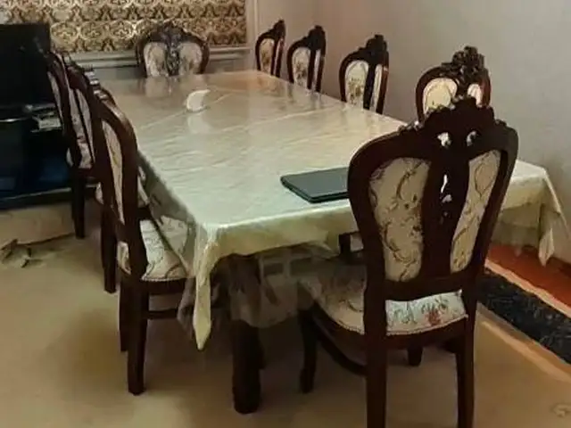 Стол и стулья, Спитамен