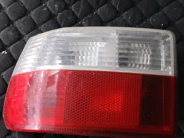 Фонарь на Opel, Худжанд