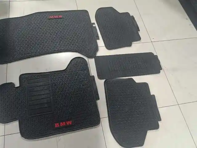 Полики на BMW, Душанбе