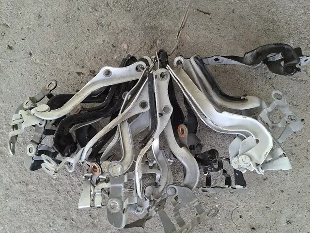 Петли капота от Toyota Velfire, Душанбе