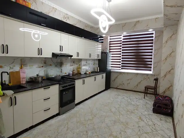 2-комн. квартира, 6 этаж, 71 м², куч.Ломоносова, клиника "Табибон", Турсунзода