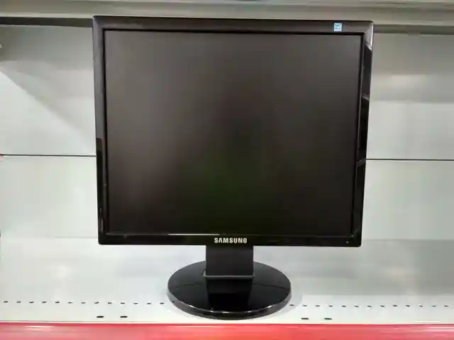 Монитор Samsung SyncMaster 743NX 17 дюймов, Душанбе