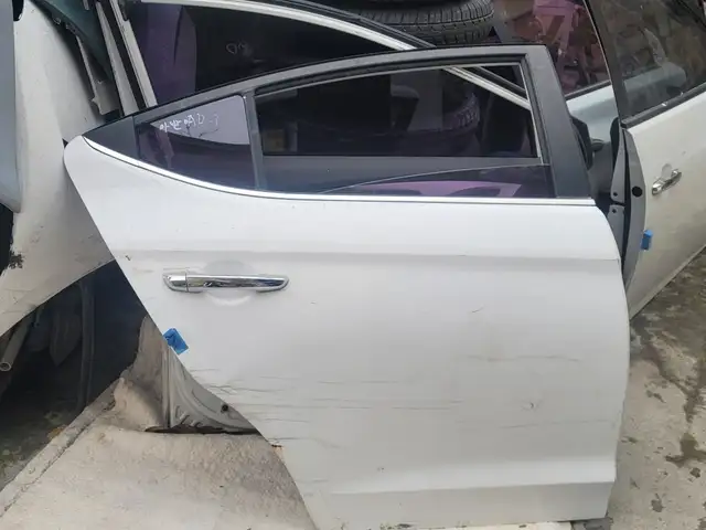 Дверь от Hyundai avante MD, Худжанд