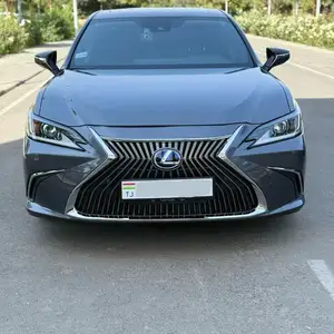 Lexus ES series