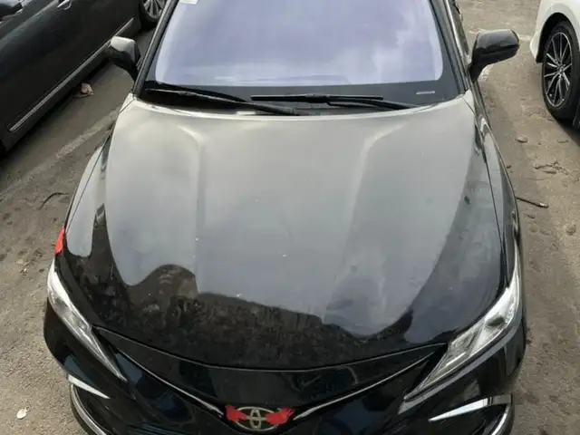 Фиолетовое стекло на Toyota Camry 6 черный, Душанбе
