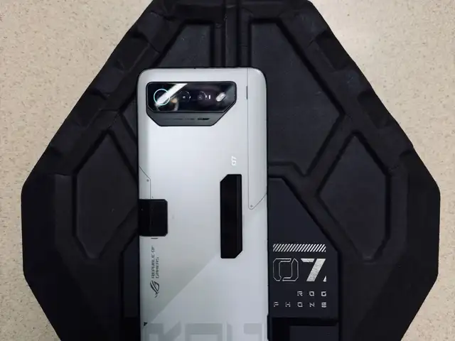 Asus ROG Phone 7 Ultimate 16/512ГБ + кулер + коробка, Душанбе