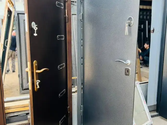 Дверь, Душанбе