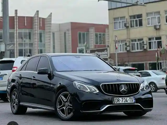Фиолетовое стекло для Mercedes-Benz W212, Душанбе