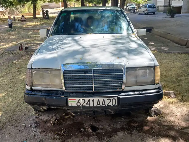 Mercedes-Benz W124