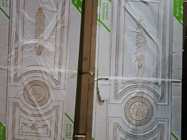 Дархои чубин, Душанбе
