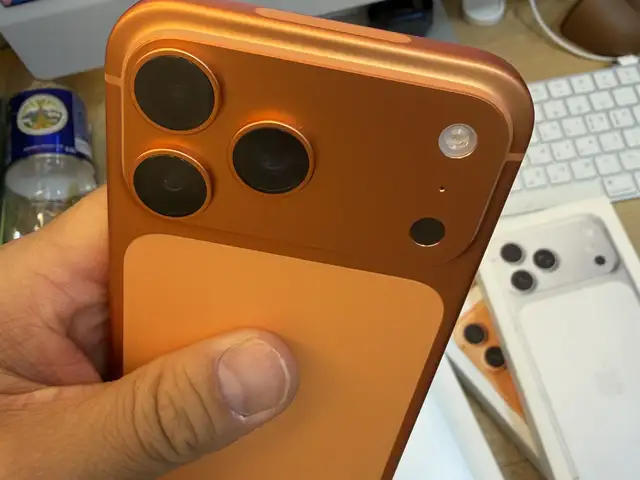 Apple iPhone 17 Pro Max, 512 gb, Cosmic Orange, Худжанд