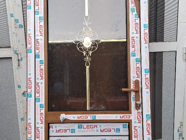 Дверь, Душанбе