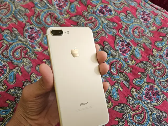 Apple iPhone 7 plus, 32 gb, Хуҷанд