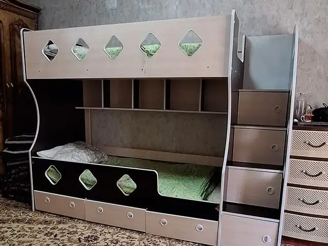 Двухъярусная кровать, Душанбе