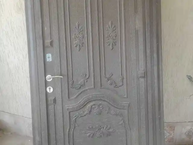 Металлическая дверь, Душанбе