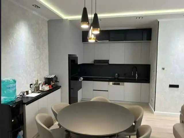 2-комн. квартира, 17 этаж, 85м², Дом печать улица Истаравшан 14, Душанбе
