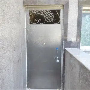 Входная дверь, Худжанд