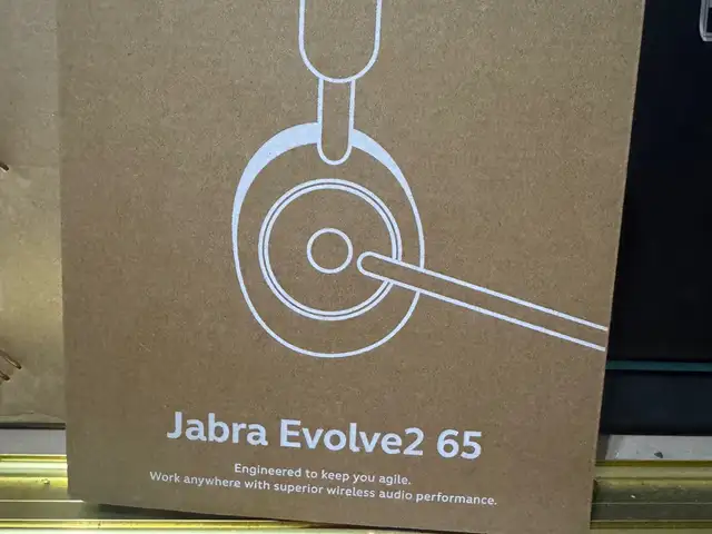 Беспроводные наушники Jabra Evolve2 65 Stereo + Jabra Link, Душанбе