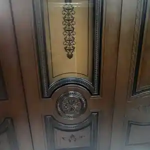 Дверь из шпона, Душанбе