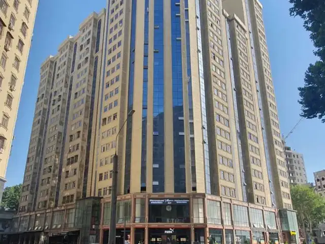 3-комн. квартира, 10 этаж, 122м², доми Ёкут 2000 ру ба руи Алфемо, Душанбе