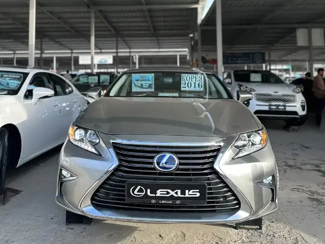 Lexus ES series