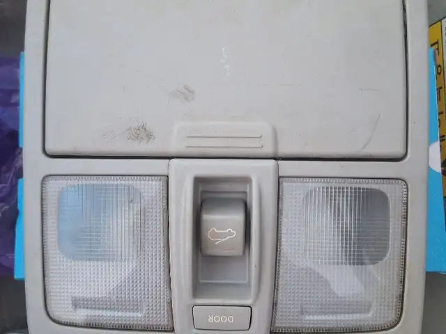 Плафон на Kia Sportage, Худжанд