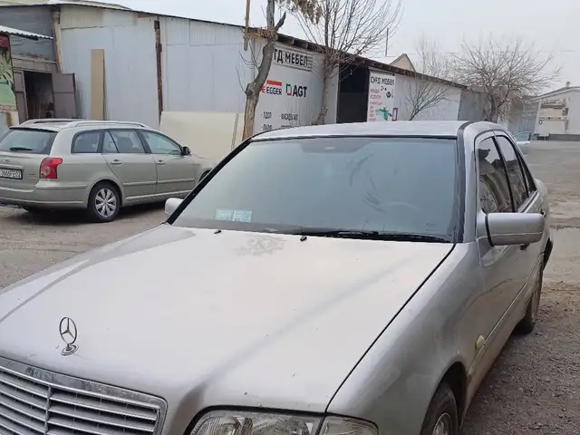 Лобовое стекло от Mercedes Benz w202, Худжанд