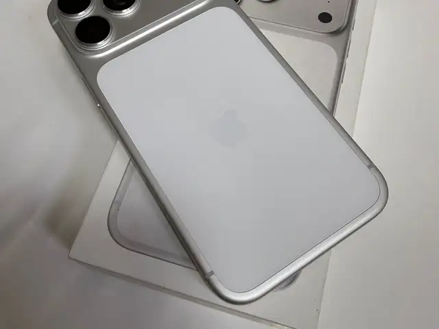 Apple iPhone 17 Pro Max, 256 gb, Silver, Худжанд