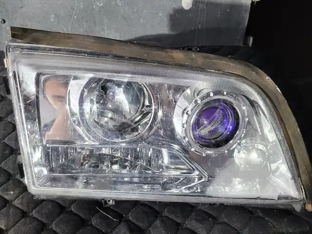 Фара от Mercedes-Benz, Худжанд