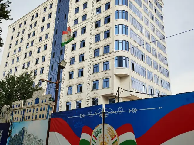 1-комн. квартира, 11 этаж, 83 м², Исмоили Сомони, Турсунзаде
