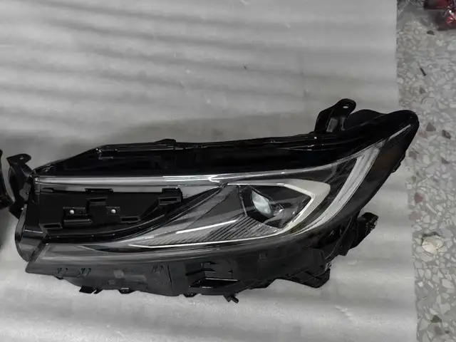 Передняя фара от Toyota Camry 2024, Хуҷанд