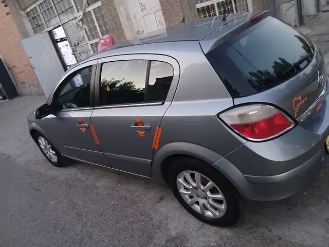 Opel Astra H
