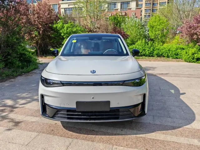 Leapmotor C10