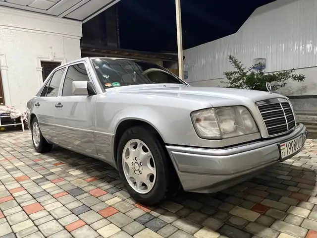 Mercedes-Benz W124